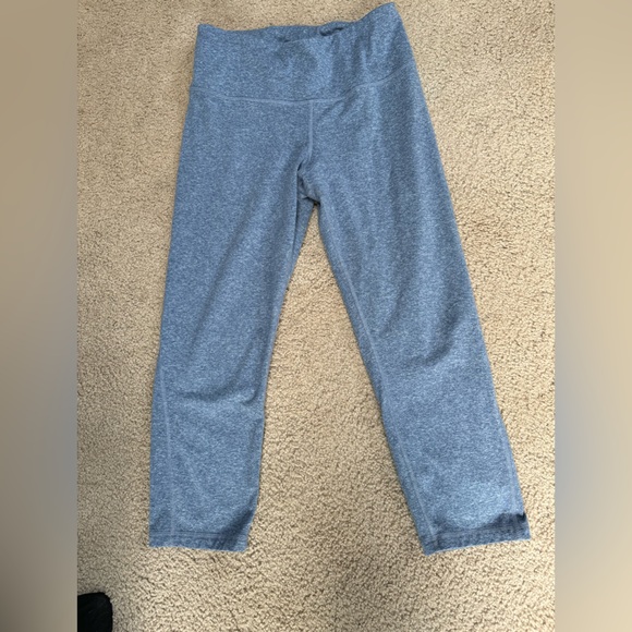 2 Pair of Old Navy High-Waisted Elevate CozeCore Crop Leggings for Women - Picture 9 of 13